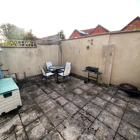 The Den: Serviced 2-bedroom With Free Wi-fi