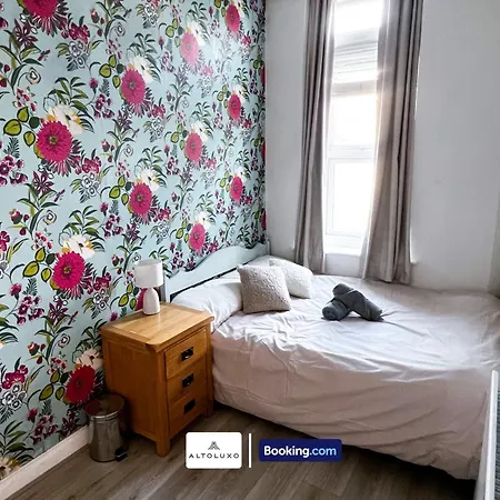 Apartman The Den 2 Bedroom Serviced By Altoluxoexperience Short Lets & Serviced With Free Wifi