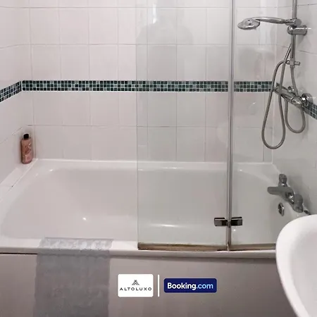 The Den 2 Bedroom Serviced By Altoluxoexperience Short Lets & Serviced With Free Wifi Apartman *